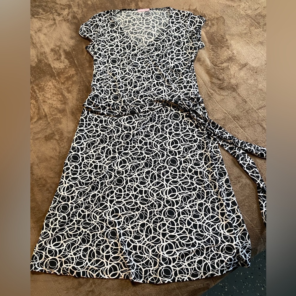 Vol. 1 Womens dress • large
